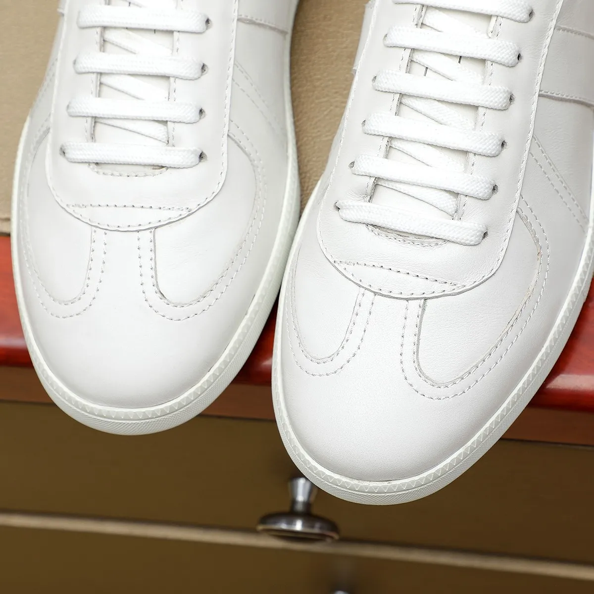 Men's clothing and shoes 💰540 💰🔥[Dior] High-end top-notch 🔝 purchasing agent 🔍🔍The latest 🇺🇸 counters are on sale simultaneously, original Italian calfskin (high-end, extravagance, and grade) with exquisite workmanship (cowhide Inner lining) Sole: Original sole provided by the original factory ⚠️Outsole. Comfortable, wear-resistant, non-slip, real-life photo🎬The real thing is more beautiful🔍Color: 4 colors available💕💕Number of yards: 39-44...